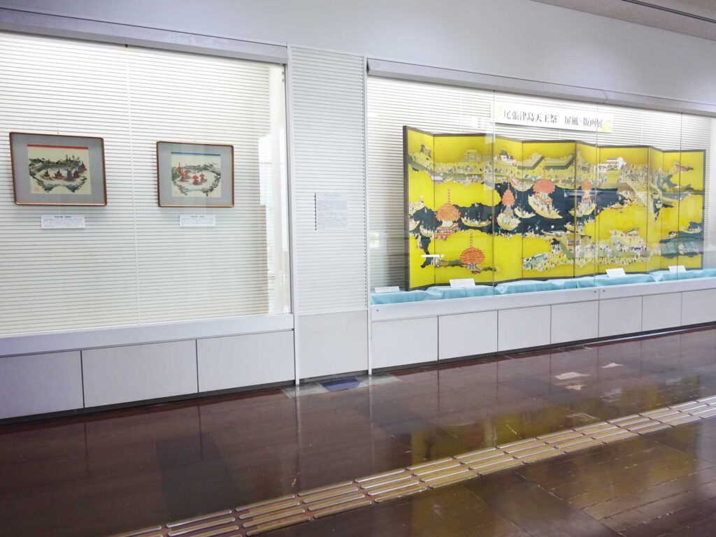 入口展示「尾張津島天王祭　屏風・版画展」（前半）